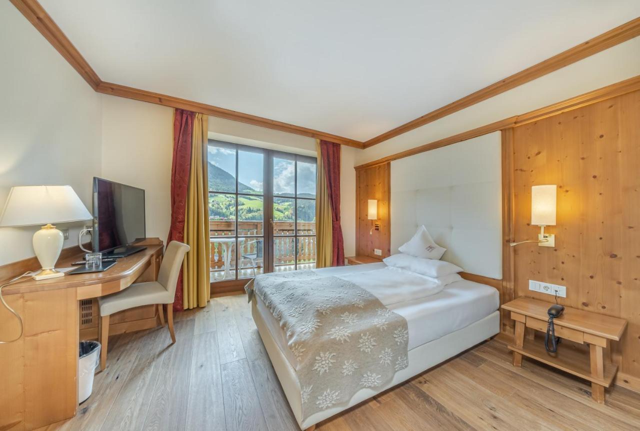 אורטיסיי Alpin & Vital Hotel La Perla מראה חיצוני תמונה