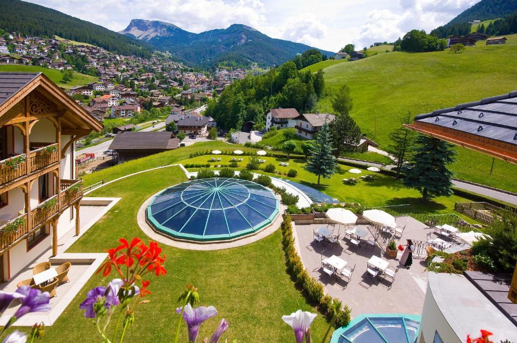 אורטיסיי Alpin & Vital Hotel La Perla מראה חיצוני תמונה