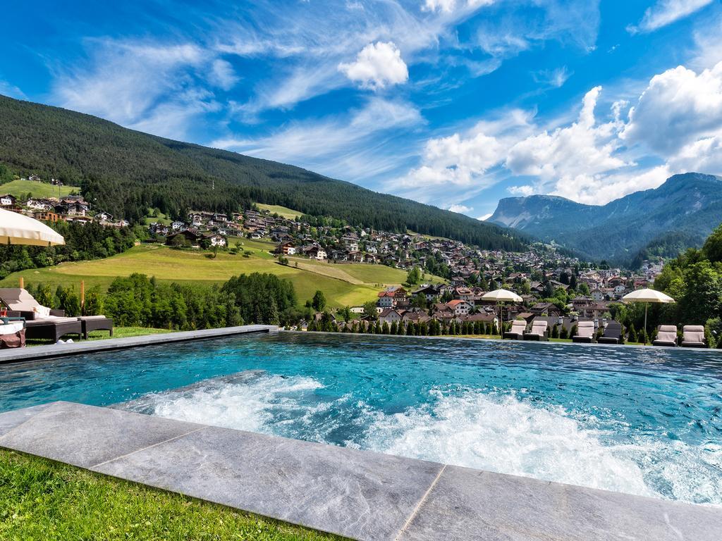 אורטיסיי Alpin & Vital Hotel La Perla מראה חיצוני תמונה